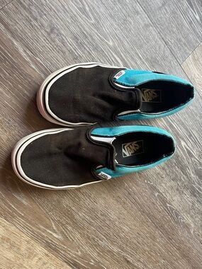 Vans Kids Black and Teal Slip-On shoes size 2